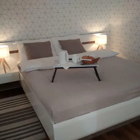 Anielewicza 9 Warsaw