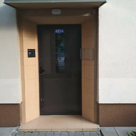 Anielewicza 9 Varşova